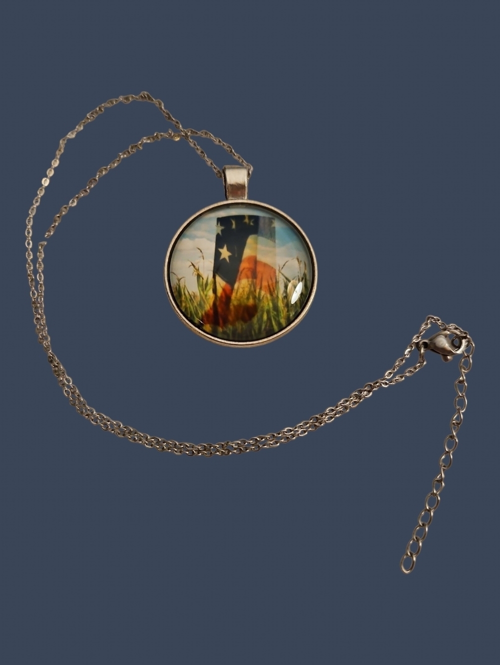 3/$30 Vintage Patriotic American Flag Globe Pendant Chain Necklace